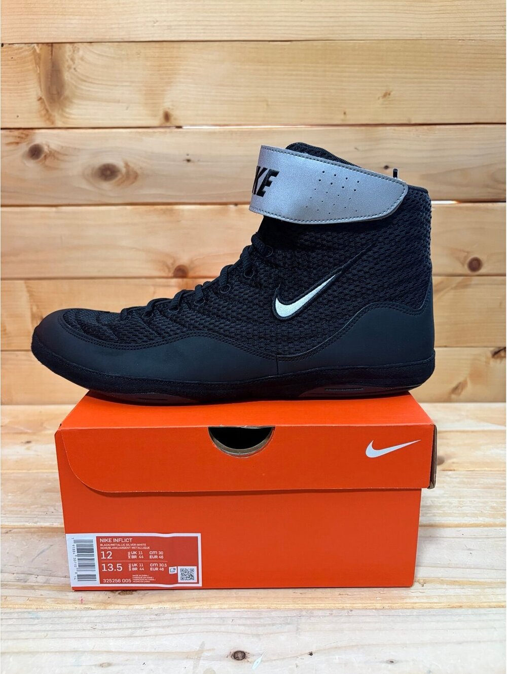 Brand new Discontinued Nike Inflict 3 wrestling shoes - 325256-005 Mens size 12